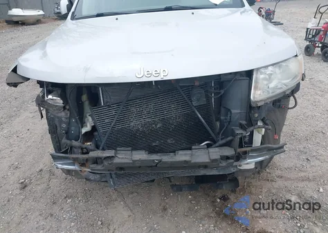 2011 Jeep Grand Cherokee Laredo z USA, uszkodzony, nr VIN 1J4RR4GG5BC577111